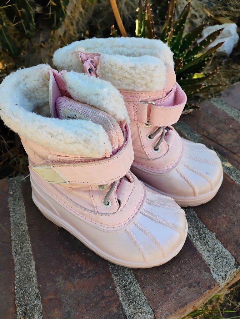 Cat & Jack Toddler Snow Boots Sz 6