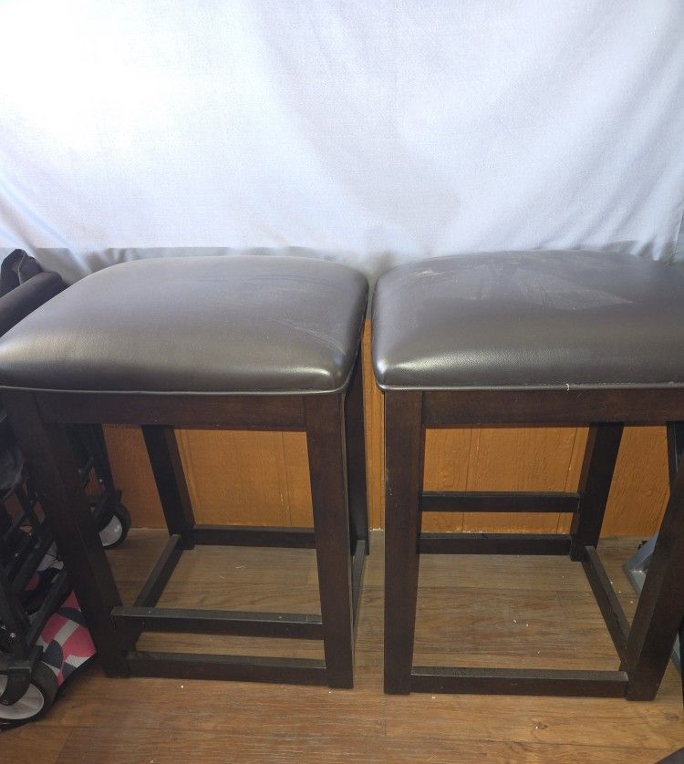 2 Bar Stools