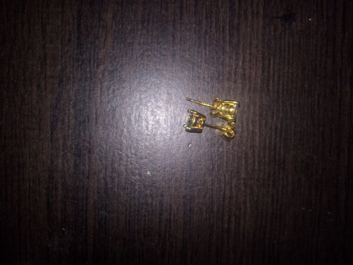 VVS Moissanite Diamond Stud Earrings 1ct. 925S 18k GP - PASSES DIAMOND TESTER