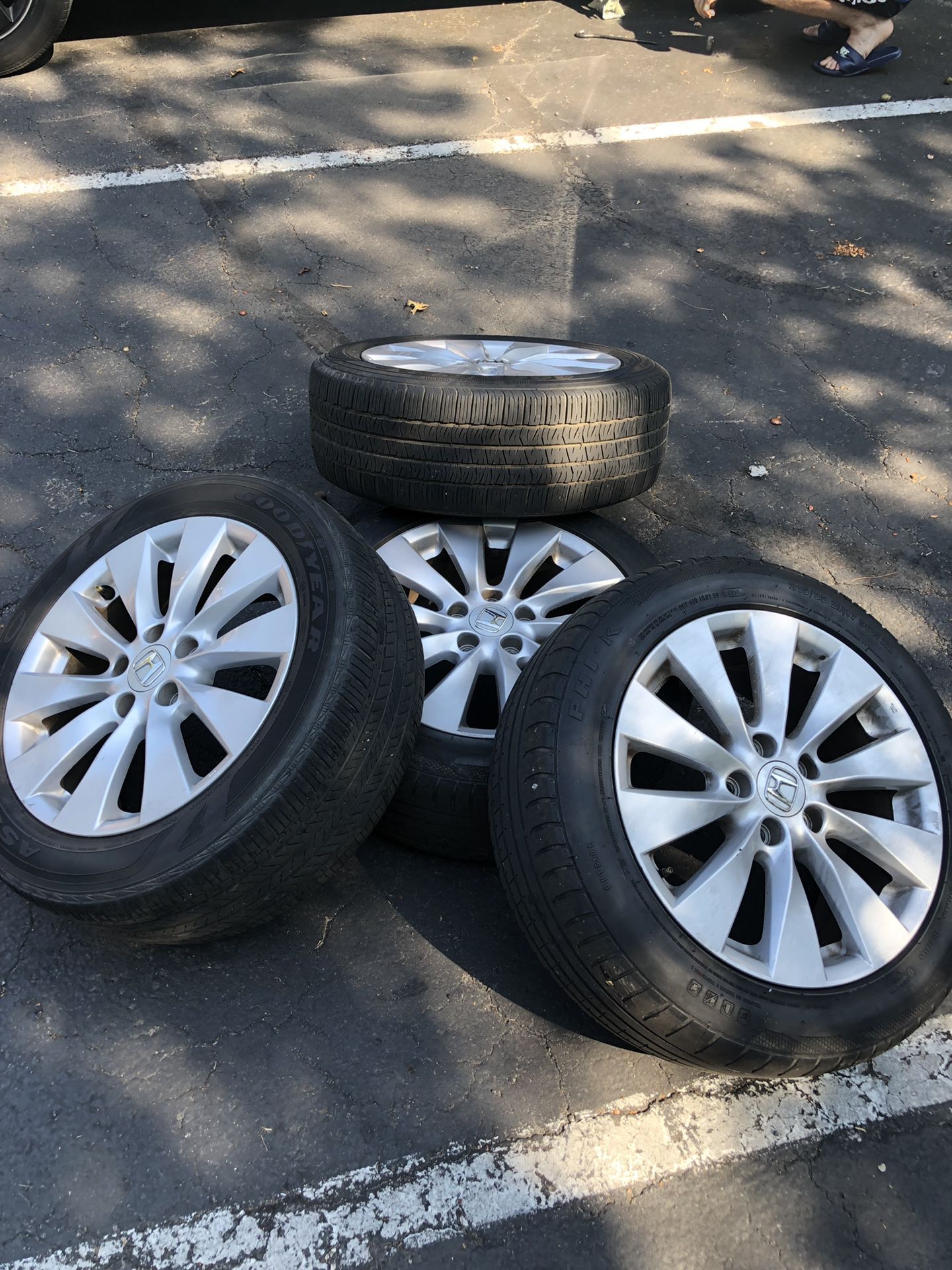 Honda Accord rims and tires 17’
