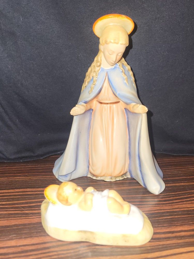 Beautiful Goebel Hummel Virgin Mary And Baby Jesus Nativity Figurines # 214 A. 1951