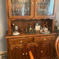 Va various items must go moving sale, chandeliers, and tables trying to set must come see heavy wood, beautiful wood tables, wood chairs from thom the