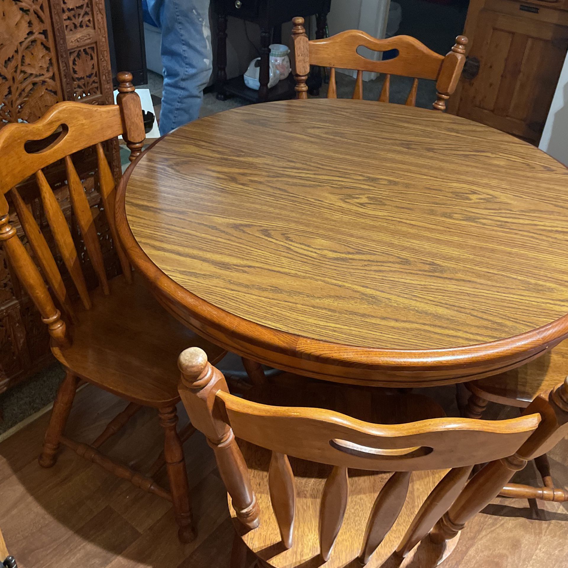1980’s Oak Round 42” Table Two Leaves 11.5” Each Wide