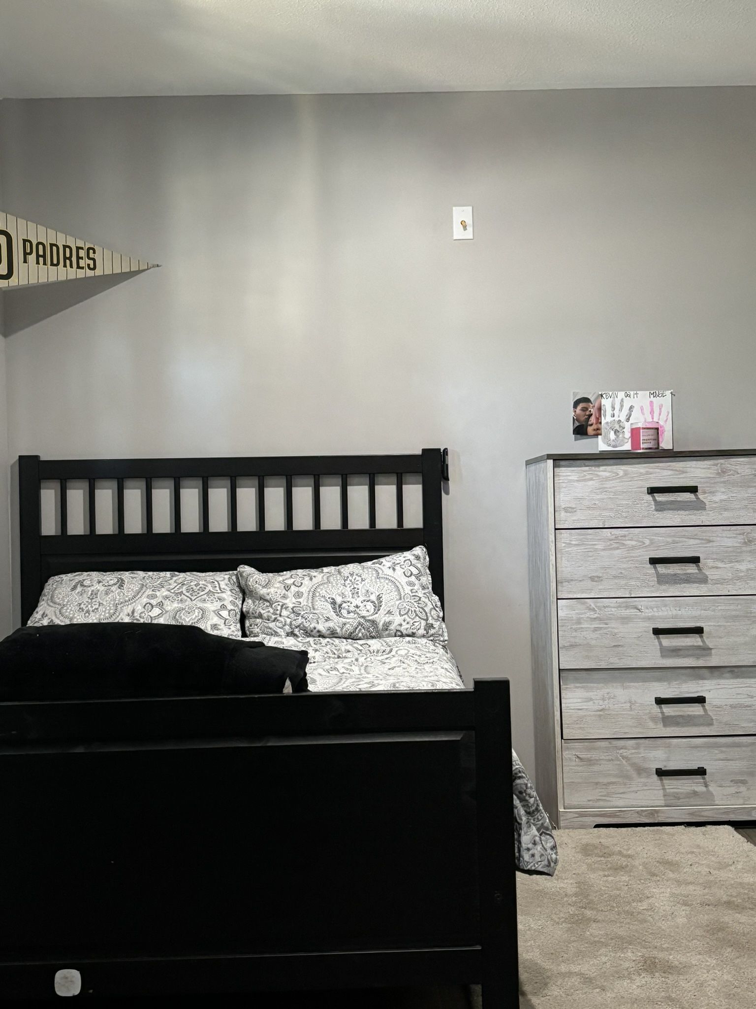 Queen bed Black(No mattress)