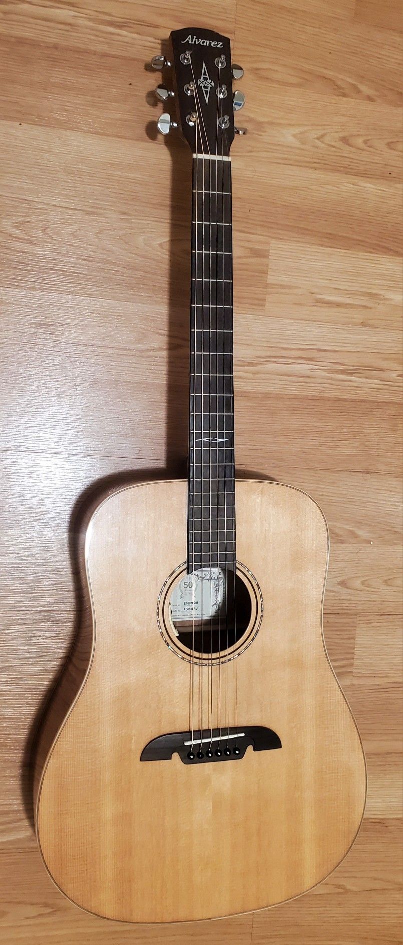 Alvarez 610 Acoustic Guitar 