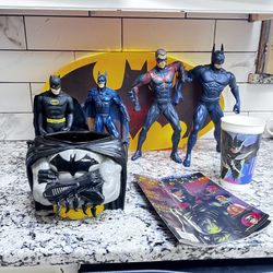 batman & robin figure vintage made by Kenner in 1997 13’ 