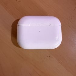 Apple Air pod pro charger case have a Den  but still working fine