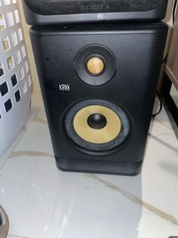 Rokit 5 Studio speaker
