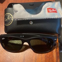 Brand New Ray Ban Sunglasses With Case 