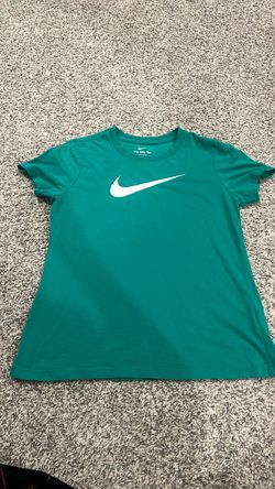 Nike tshirt size medium