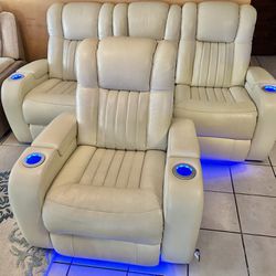 Like New 6 Months Old Leather Electric Dual Reclining Couch With Electric Recliner With Electric Headrests And Dual Usb 