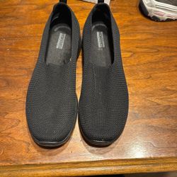 Sketchers Slip In Size 10