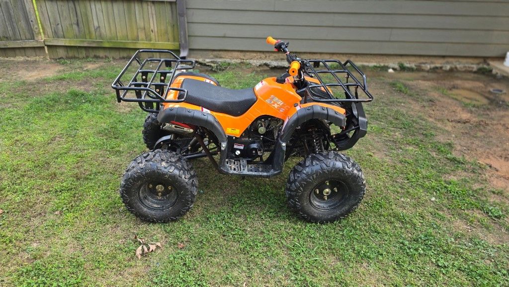125CC 4 Wheeler (Needs Battery) Will Start Off Jump