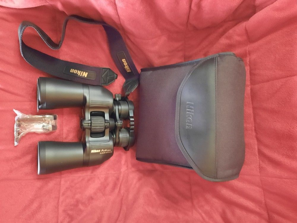 Nikon 10-22x50, 38 Degrees at 10x Binoculars. 