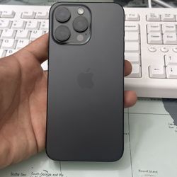 iPhone 15 Pro Max 512GB UNLOCKED 