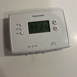 Honeywell Thermostat  RTH2410B1019 5-1-1 Day Programmable Thermostat