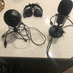 Microphones & Headphones 