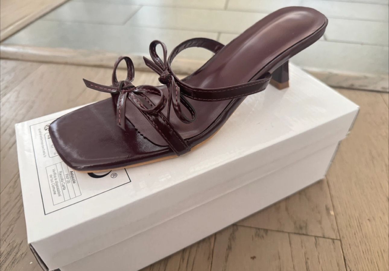 New Burgundy Bow Kitten Heel Sandals | Size 38