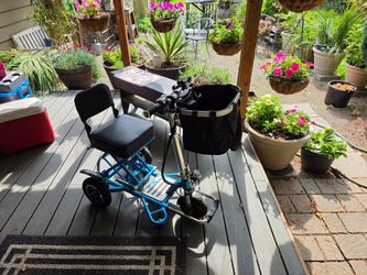 Triaxe mobility scooter