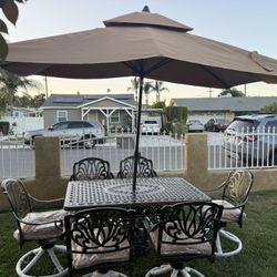 Brand New Patio Outdoor Dining Table Set With Umbrella And Base