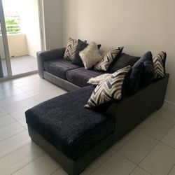 Black sectional Couch 