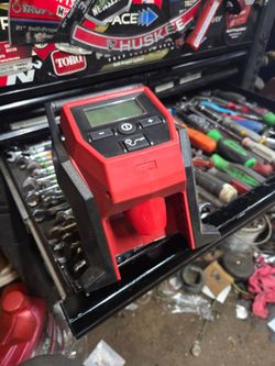 Milwaukee  m12 inflator
