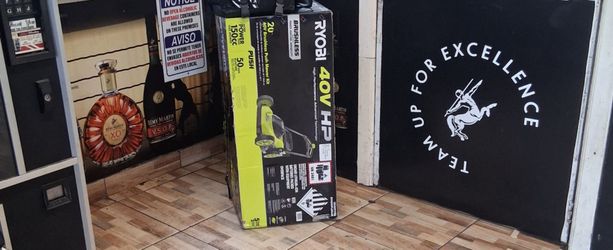 Electric lawnmower
