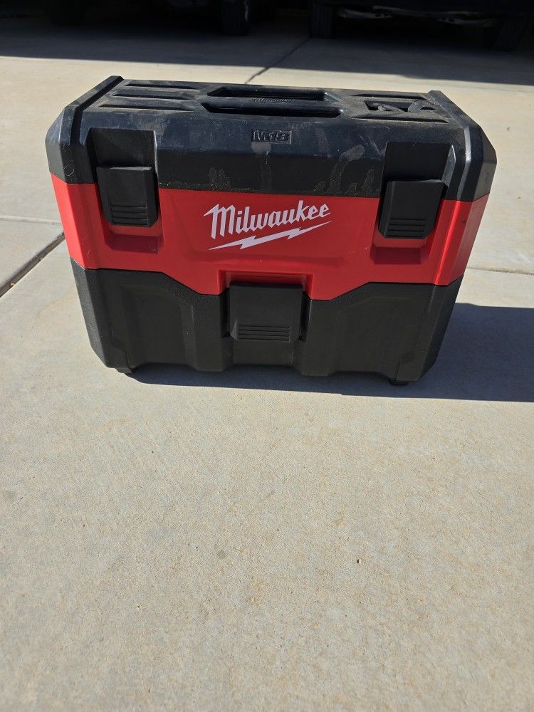 Milwaukee Shop Vac 
