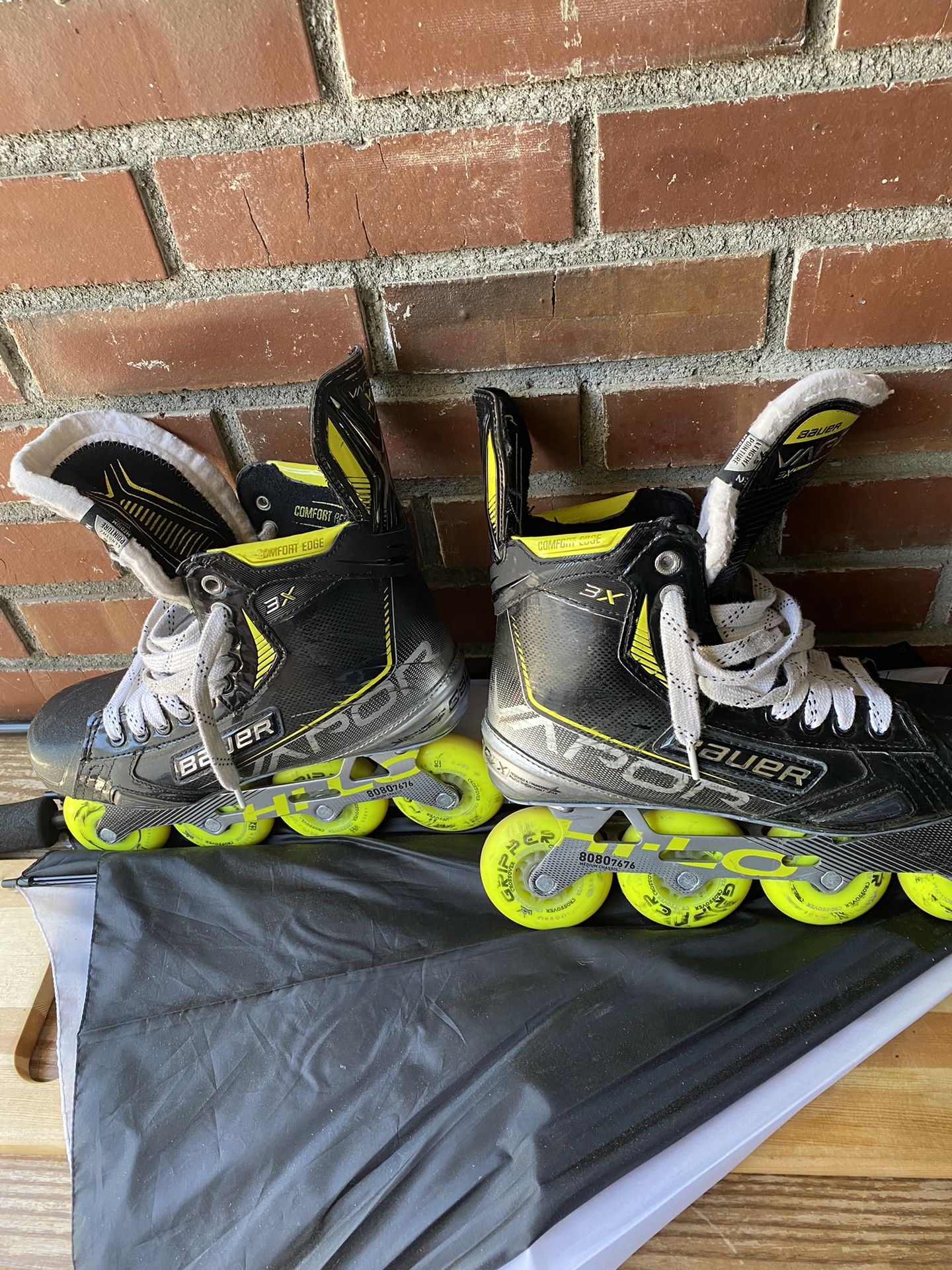 Men’s Bauer Vapor Roller Hockey Skates for Sale in West Covina, CA