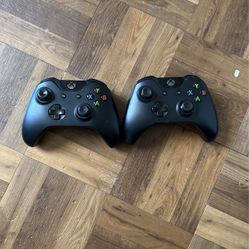  Xbox One Controllers