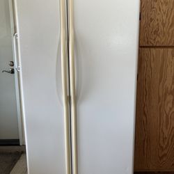 JENN-AIR Refrigerator/Freezer (Side-by-Side)