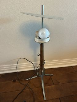 Mid Century Modern Lamp. 