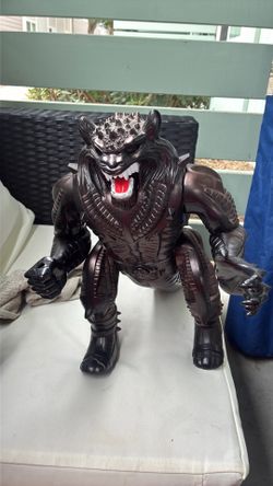 1993 Tyco Gorzak voice-activated beast warrior action figure