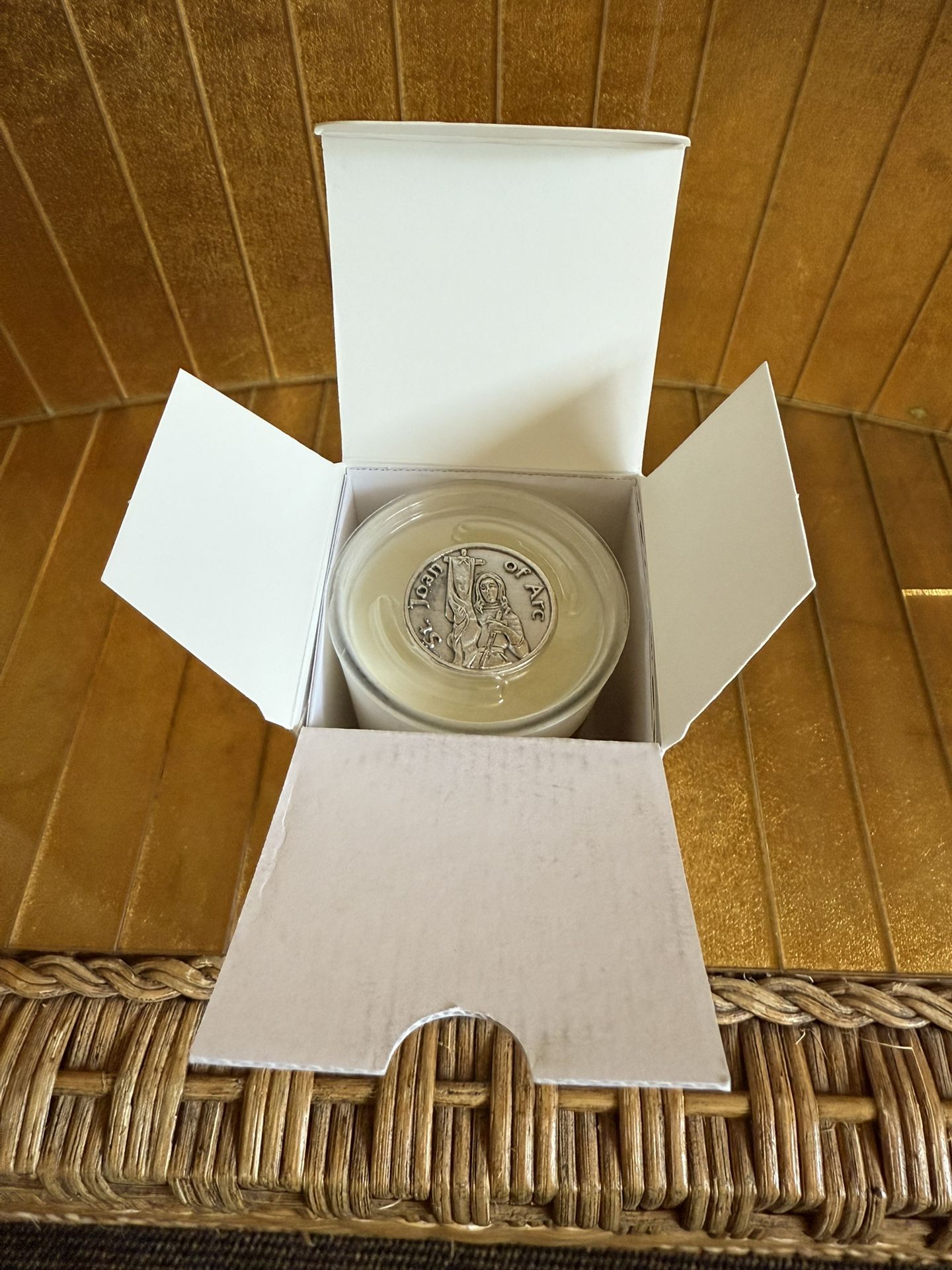 SAINT NIB Joan Of Ark, State Of Fearless Women Candle, Jasmine Oud With Prayer Metal