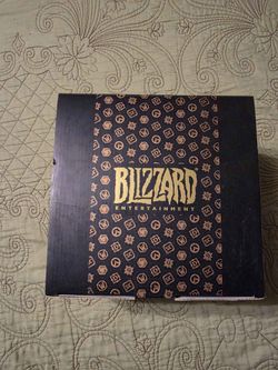 Blizzard Employee Holiday Gift 2018 Levitating Floating Lit Logo Statue Set