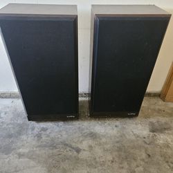 Vintage Infinity home soeakers