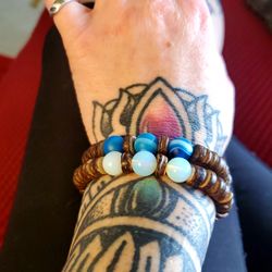 Handmade natural stone and crystal bracelets created with healing properties. Great for price per piece Great for Christmas.