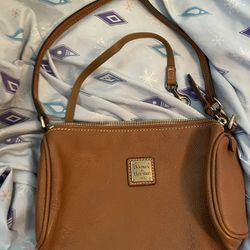 Looks Brand New Dooney & Bourke Purse 