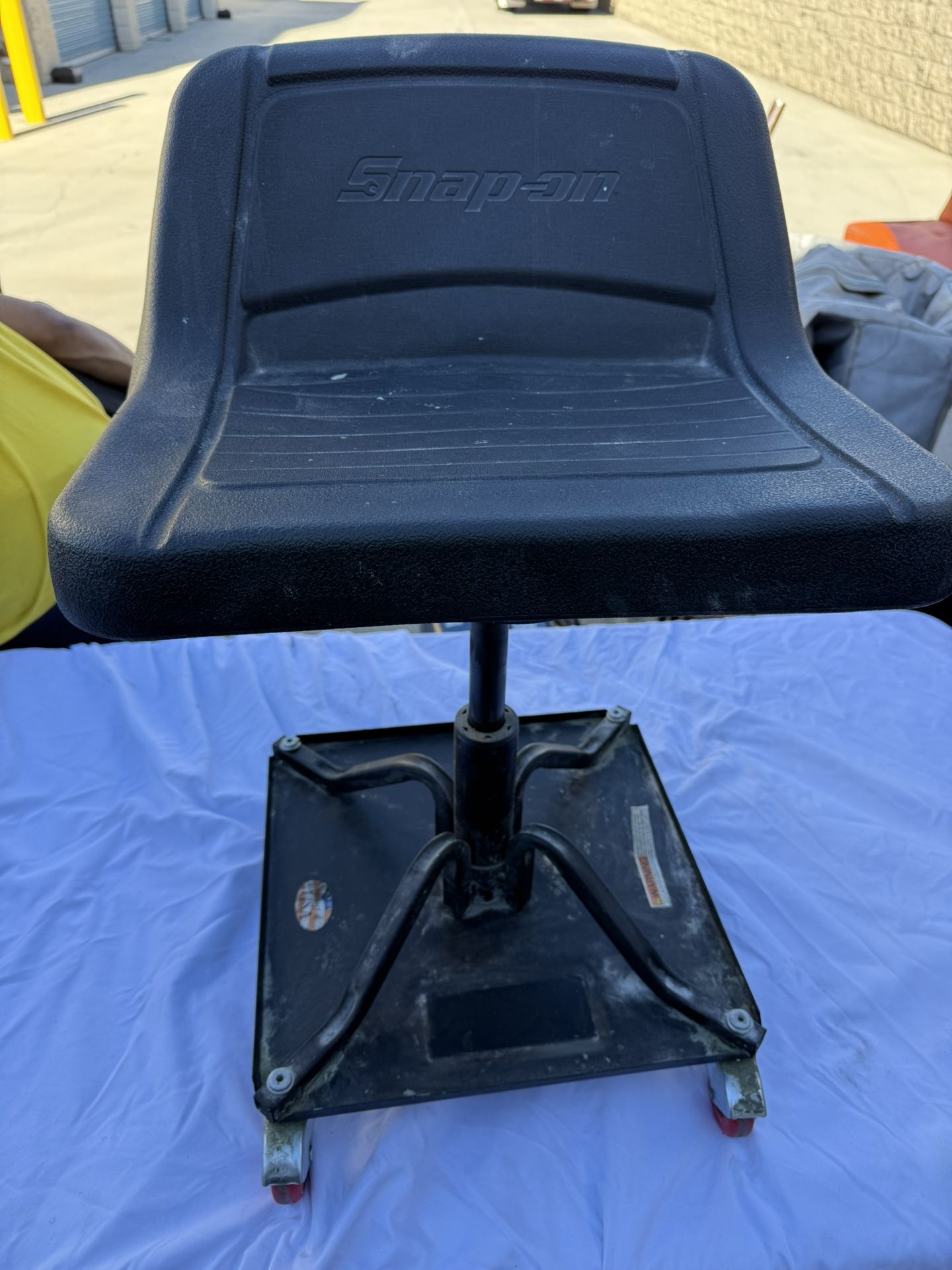 Snap On Mechanic Rolling Chair   