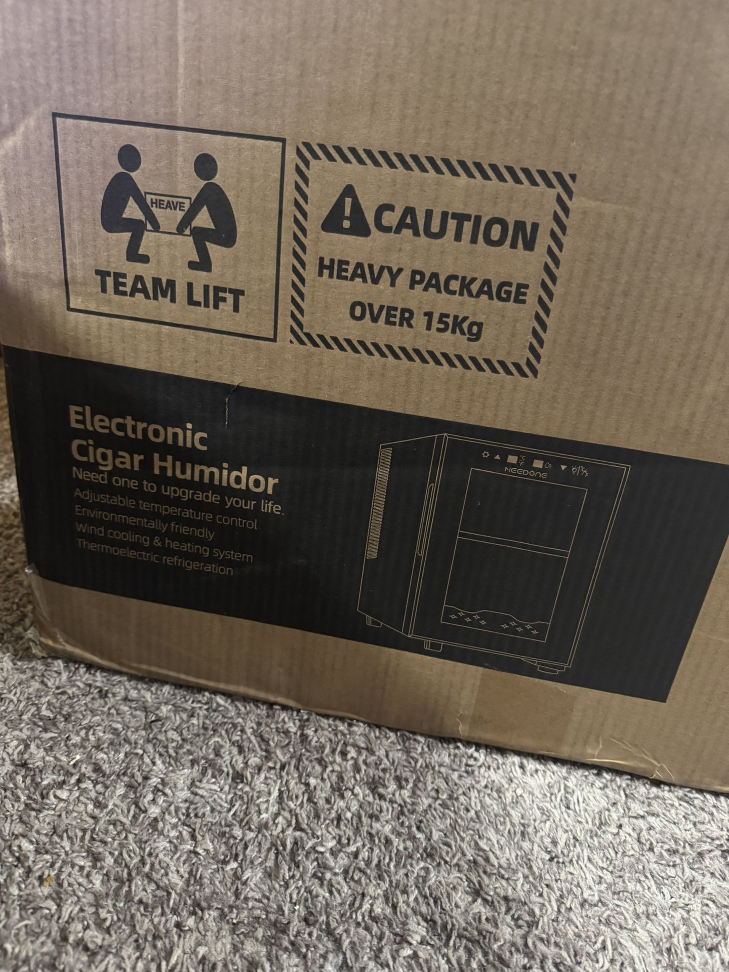 CIGAR HUMIDIFIER BRAND NEW