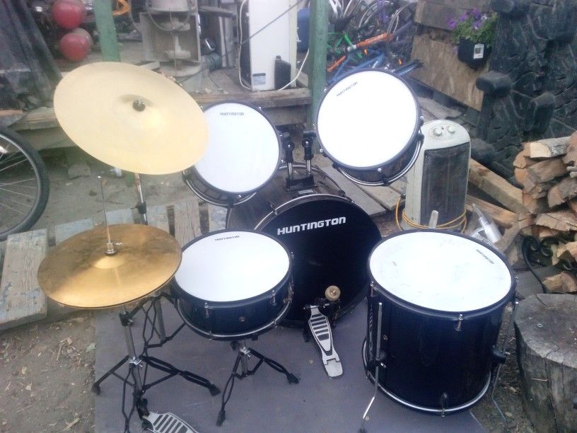 7 Piece Drumset