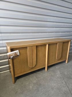 Northridge Home
Cascade Cove 68” Accent Console
Tv console