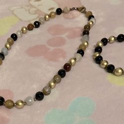 Precious gems (raw diamond, black raw diamond, onyx, sapphire,gold dipped genuine pearls ect..vintage necklace & bracelet (MINT) 18K gold spacer beads
