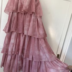 pink tiered skirt
