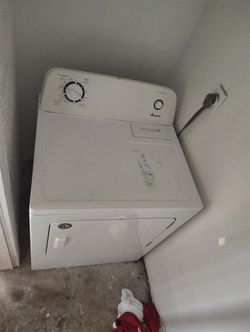 Brand:(Amana )Washer And Dryer Set Color:White