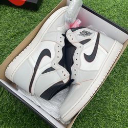 New Jordan 1 X SB “NYC To Paris” Size 9M