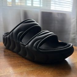 Crocs 210074 Black unisex sandals excellent condition