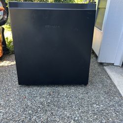 Hisense Mini Fridge