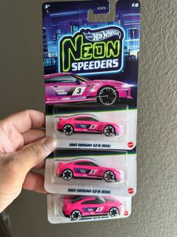 Hot wheels neon speeders 2017 Nissan GTR