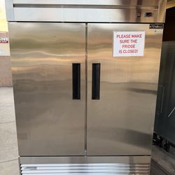 Dukers double door freezer